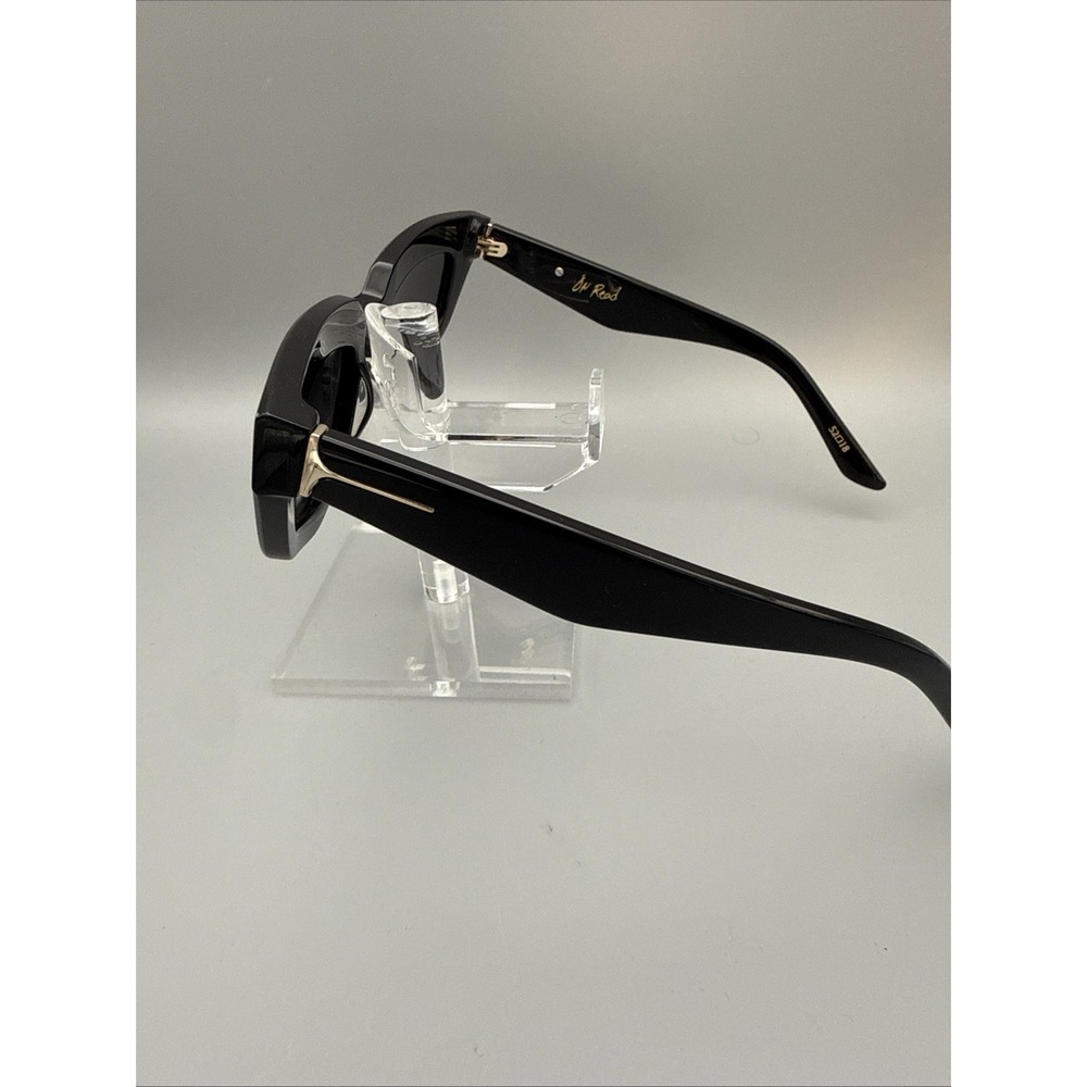 DEZI "ON READ" AUTHENTIC SUNGLASSES BLACK CAT EYE GRAY LENS 52–18 MODERN TREND - Picture 4 of 10